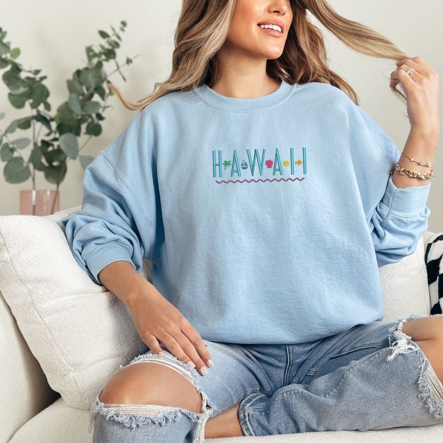 Hawaii Embroidery Light Blue Sweatshirt