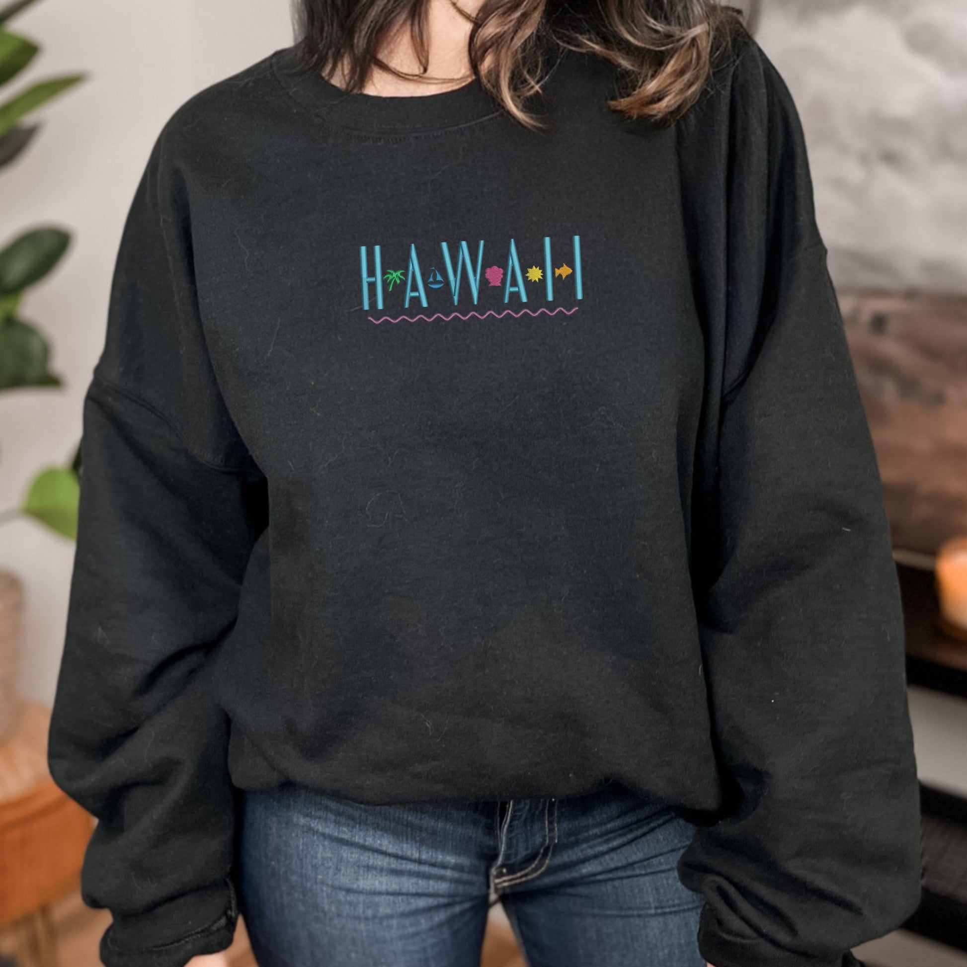 Hawaii Embroidery Black Sweatshirt