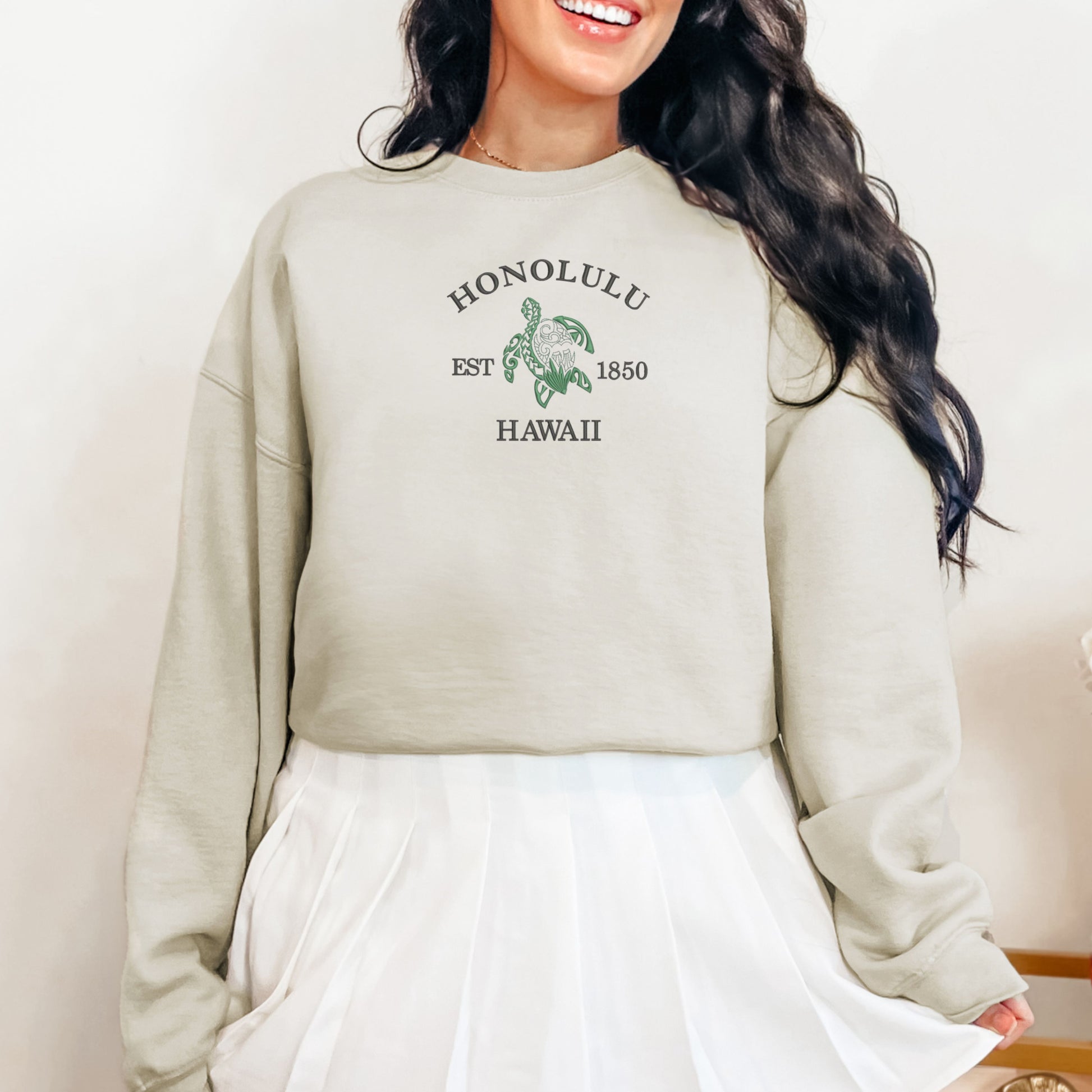 Honolulu Hawaii Typography Sand Sweatshirt