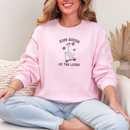 Silly Goose Skateboard Pink Women's 
Sweatshirt
